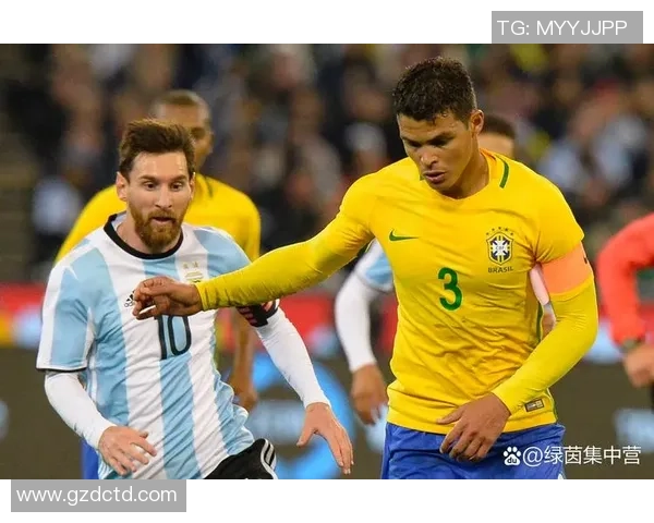 足球历史传奇人物全解析：从贝利到梅西的辉煌征程